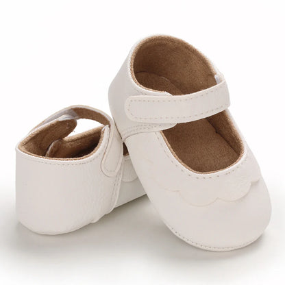 Baby Girl White Scalloped Mary Janes - Non-Slip Rubber Sole First Walkers