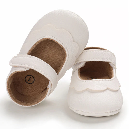 Baby Girl White Scalloped Mary Janes - Non-Slip Rubber Sole First Walkers