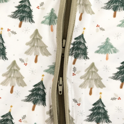Close-up detail of 2-way dual zipper on Kidsely evergreen Christmas tree print bamboo baby sleeper