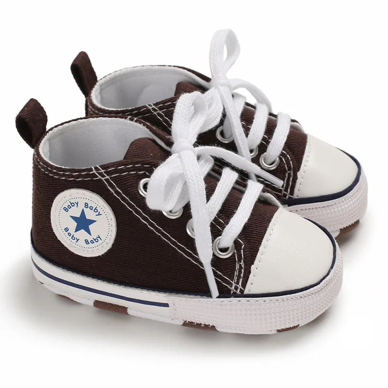 Brown classic high-top infant sneakers in breathable canvas for boys and girls.